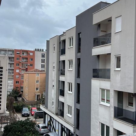 Apartments Holiday Будва Екстер'єр фото