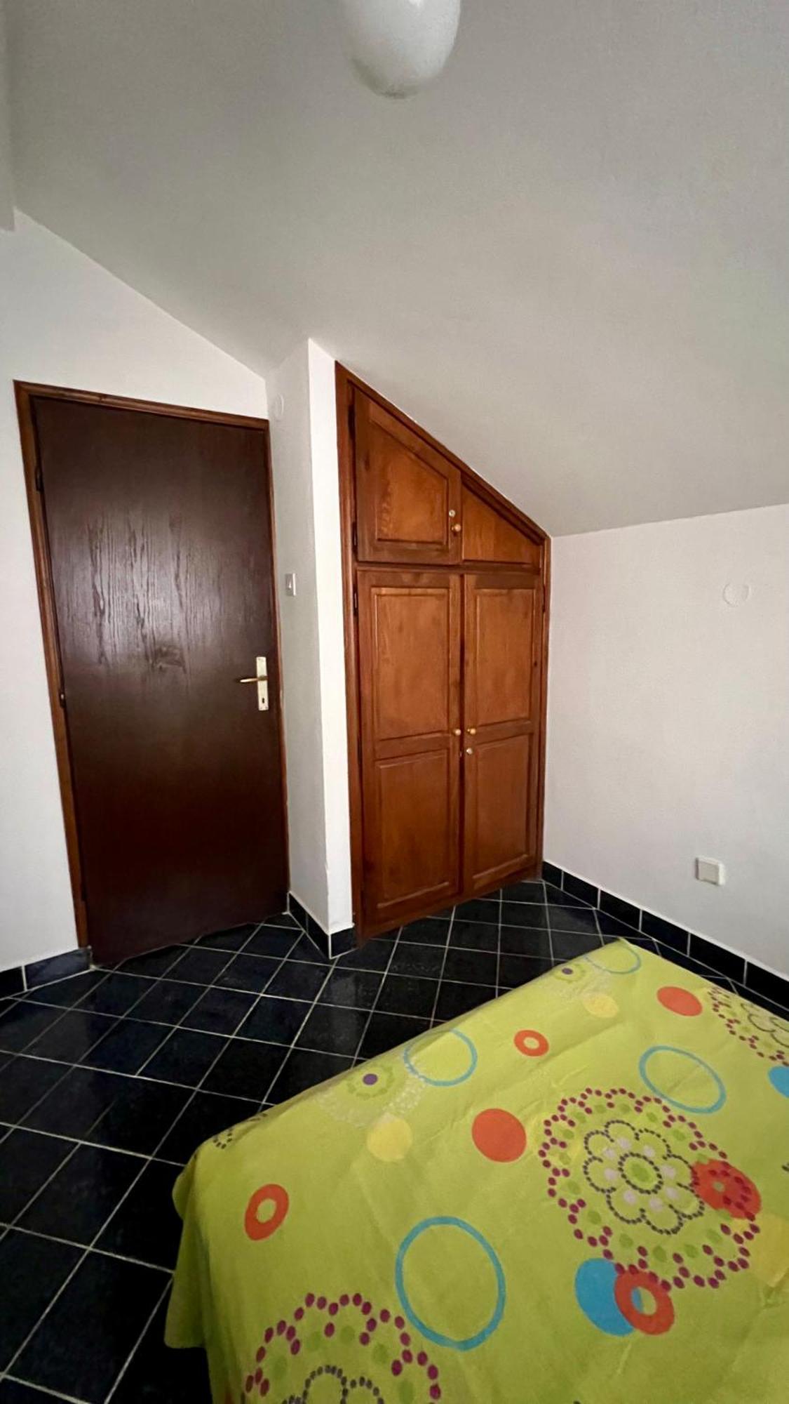 Apartments Holiday Будва Екстер'єр фото