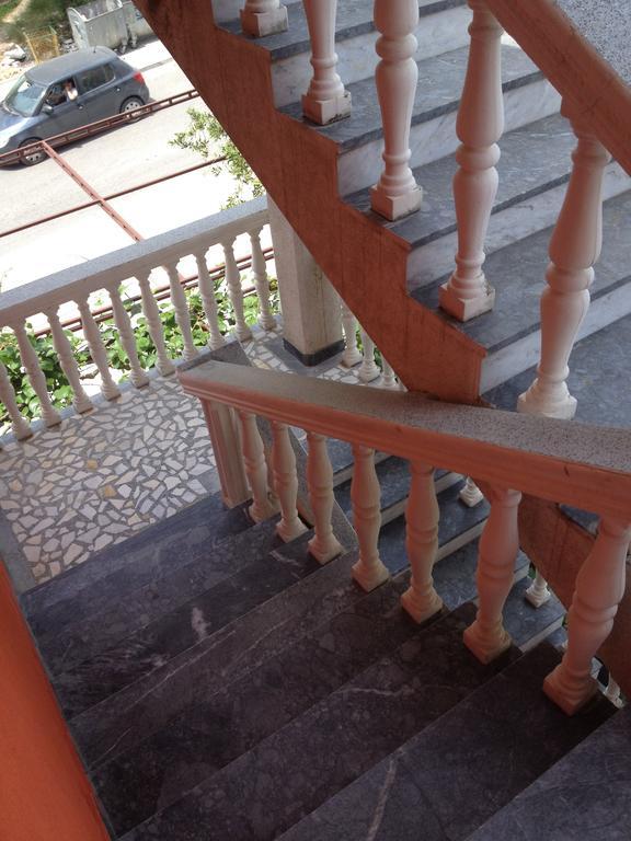 Apartments Holiday Будва Екстер'єр фото