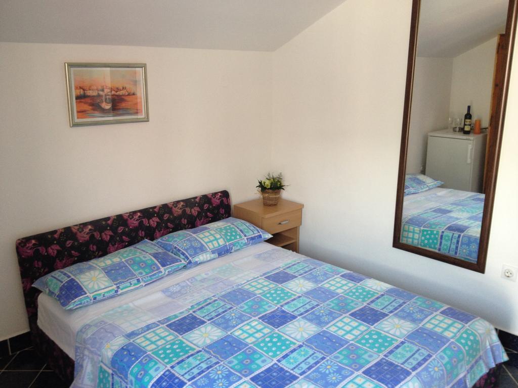 Apartments Holiday Будва Екстер'єр фото