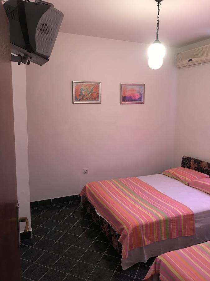 Apartments Holiday Будва Екстер'єр фото