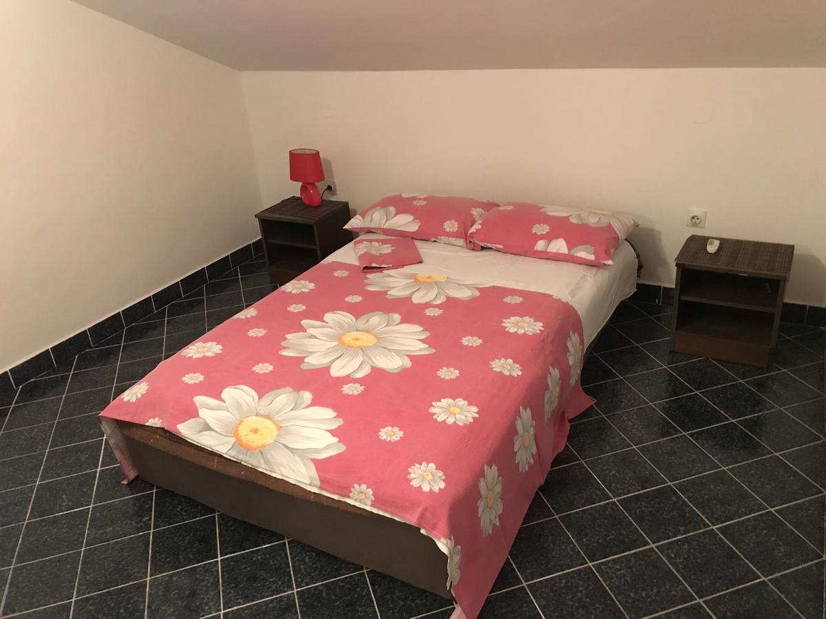 Apartments Holiday Будва Екстер'єр фото